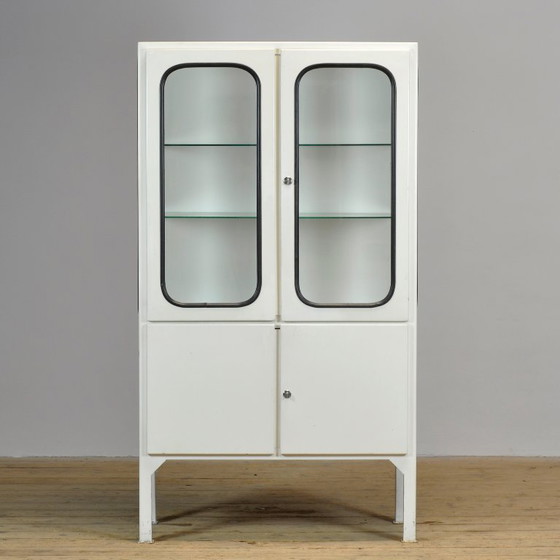 Vintage medical cabinet, 1970s – Display cabinets, Glass, Metal (photo 2 of 9)