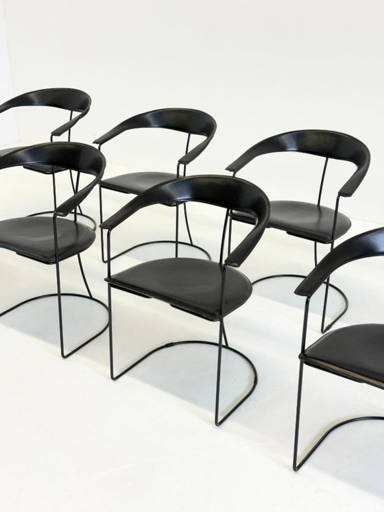 Set di 8 Sedie da pranzo Vintage Arrben Ursala in pelle nera – Leather (photo 6 of 17)