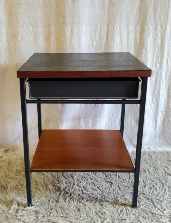 Modernist bedside table in wood and metal - 50s/60s (photo 8 of 10)