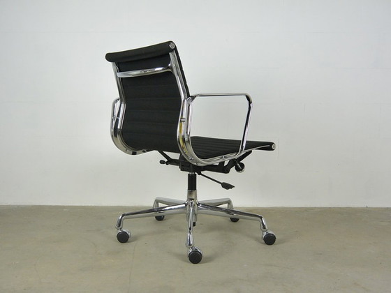 Image 1 of Vitra EA 117 Bürostuhl