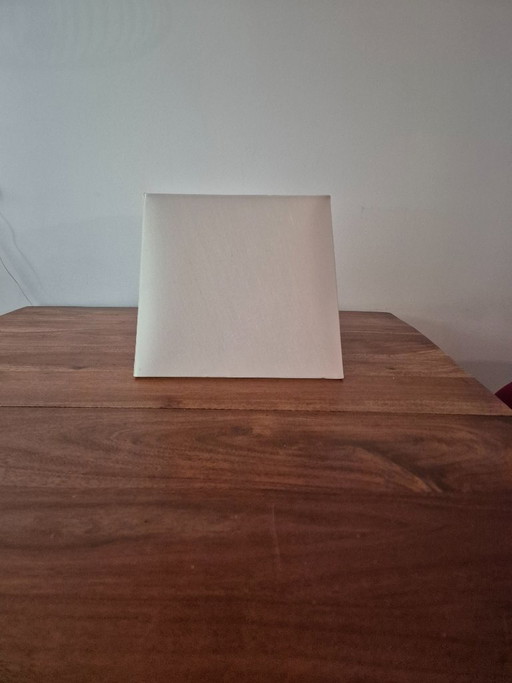 Pantalla de lámpara elegante de satén blanco