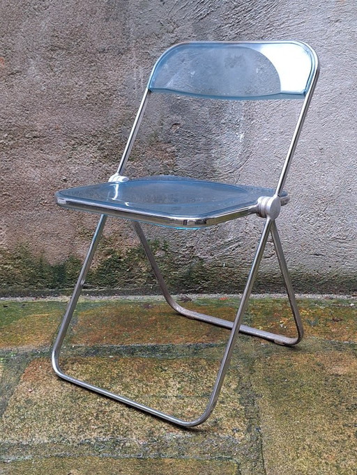 Sedia Plia in plexiglas blu di Giancarlo Piretti per Castelli