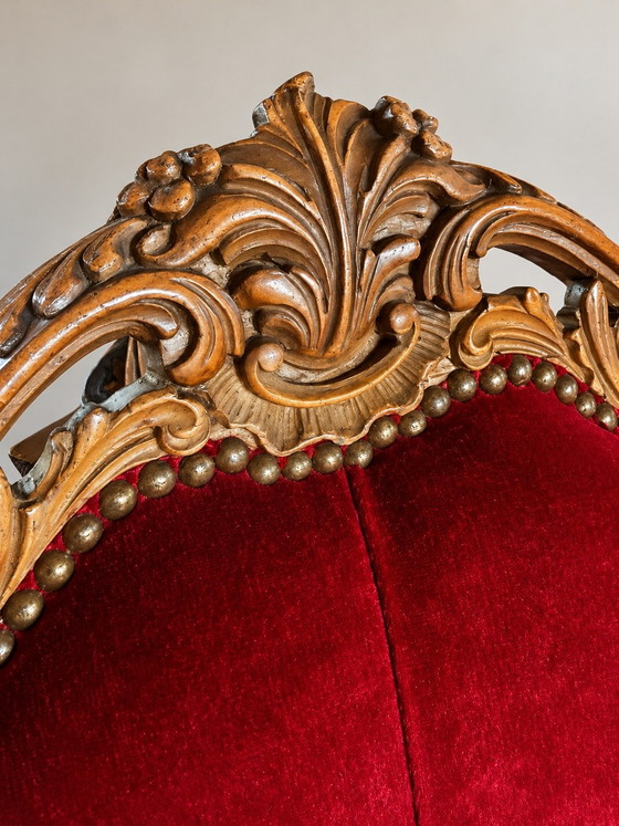 Set di 2 Poltrone classiche | velluto rosso | intaglio in legno (photo 7 of 9)