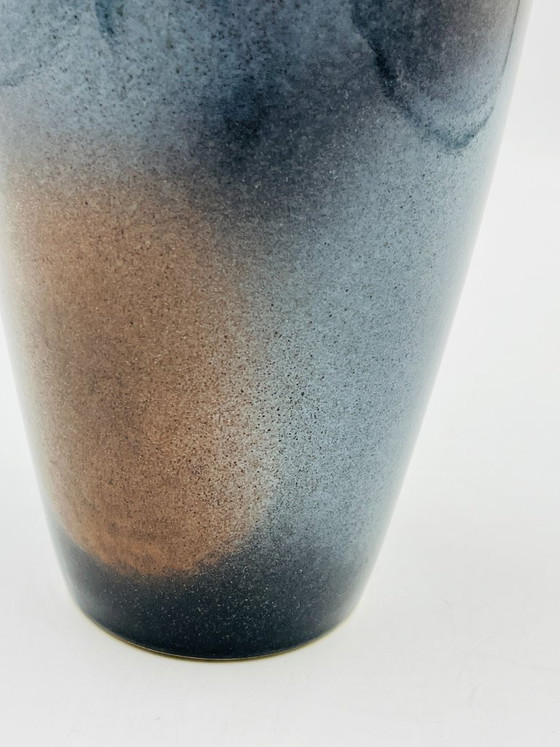 Image 1 of Vase Bay modernistische stijl met een grijsblauwe kleurovergang