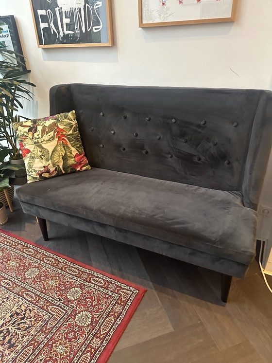 Image 1 of Hochlehnendes Samtsofa