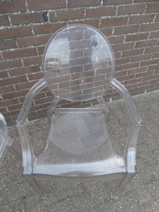 Image 1 of Louis Ghost de Kartell, diseño de Philippe Starck
