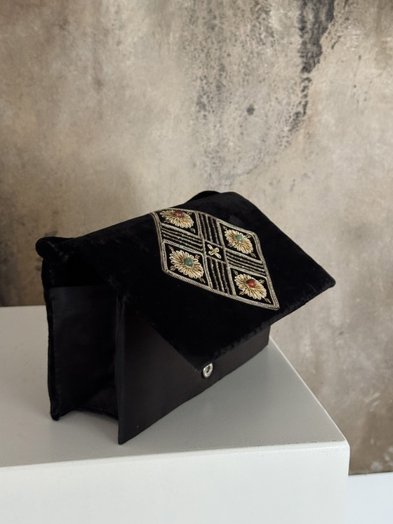 Image 1 of Fluwelen clutch met borduursels en steentjes, avondtasje met handvatten