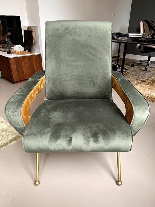 KARE Design Luna High Velvet – Grüner Samtsessel mit goldfarbenen Beinen