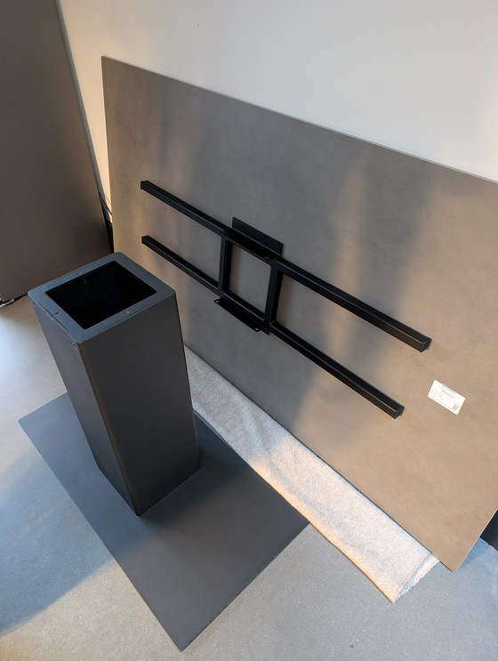 Image 1 of Mesa de comedor Bert Plantation Cement