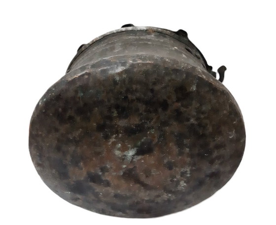 Image 1 of Antiguo caldero primitivo de cobre, grande, martillado a mano, estañado