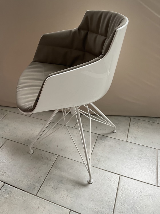 Image 1 of Poltrona Flow Slim imbottita LEM 4 gambe