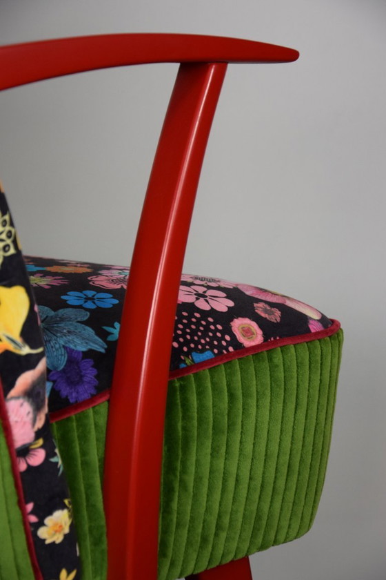 Image 1 of Poltrona dal design retrò