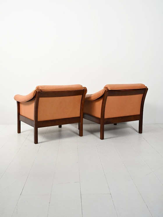 Image 1 of Een paar Scandinavische leren fauteuils uit de jaren 50.