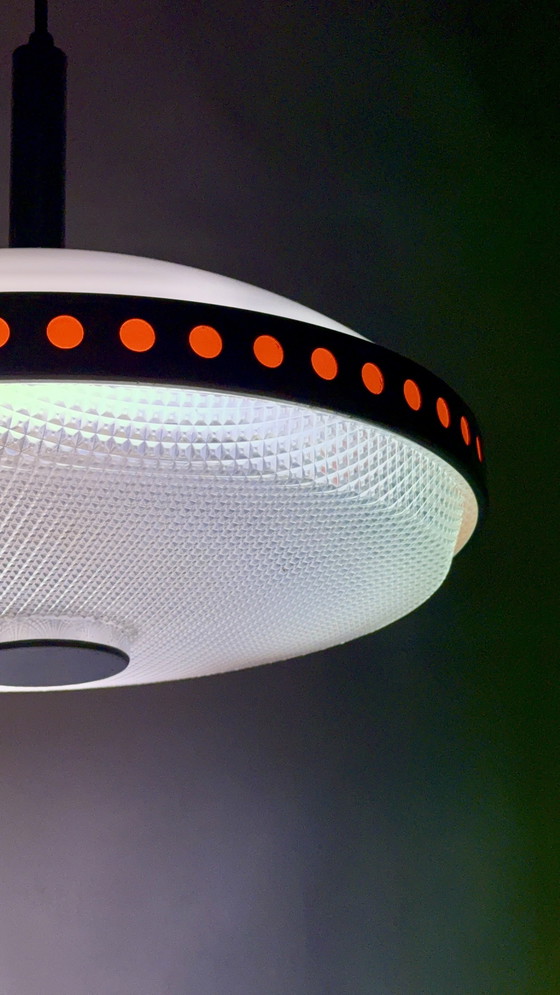 Image 1 of Vintage, enorme UFO-hanglamp – jaren 70, ruimtevaartstijl, oranje design