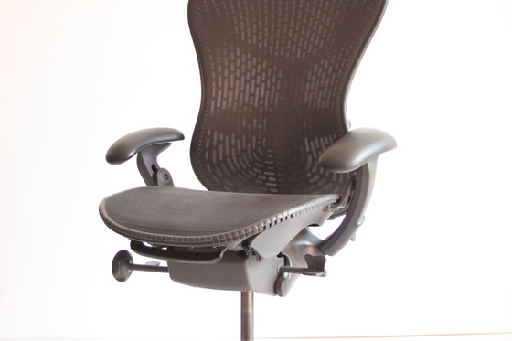Image 1 of Silla de escritorio Herman Miller Mirra 1 de Studio 7.5, Berlín, 2003
