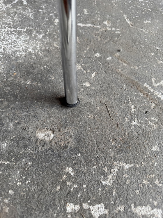 Image 1 of Paire de chaises "Maui" rouges Chaises par Vico Magistretti pour Kartell - Italian Design