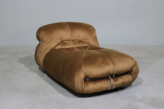 Image 1 of Loungefauteuil en voetenbank van Afra & Tobia Scarpa voor Cassina, jaren 70.