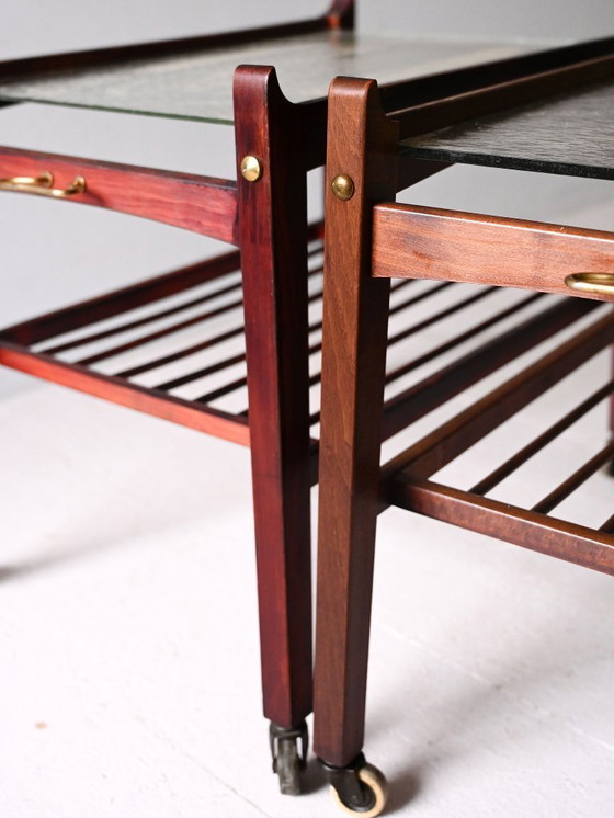 Image 1 of Pareja de mesas auxiliares escandinavas de caoba de los años 40