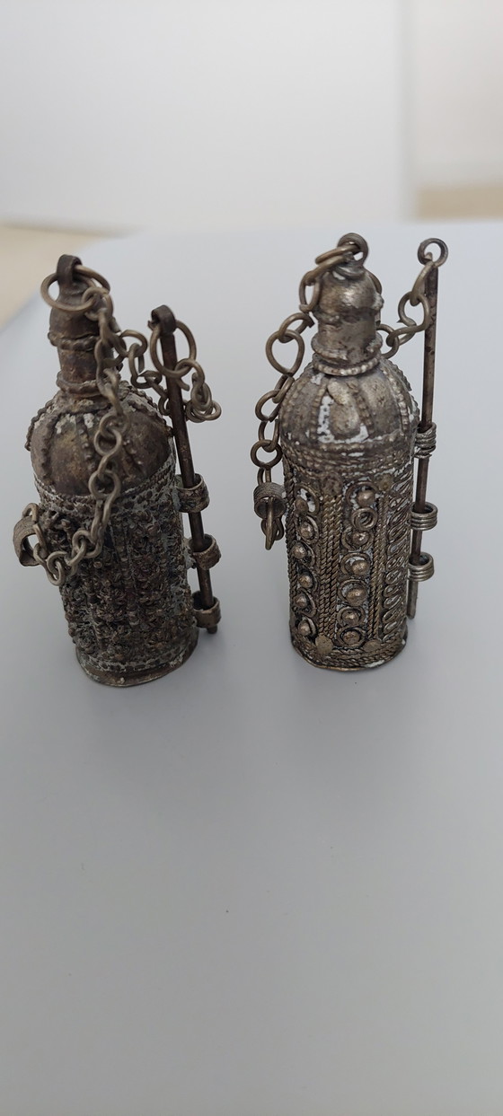 Image 1 of 2 héél aparte vintage parfumflesjes uit Jemen