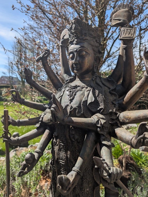 Large Bronze Statue of the Thousand-Armed Guanyin (Avalokiteshvara) – 114 cm