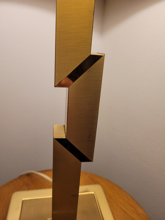 Image 1 of Lampada da tavolo vintage a forma di grattacielo.