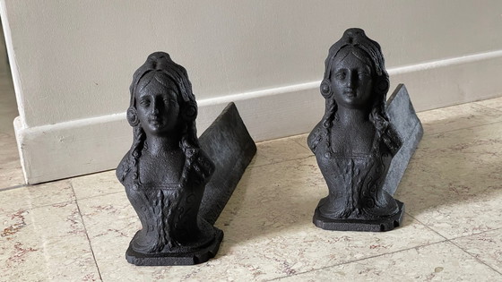 Image 1 of Perros de bomberos de hierro fundido antiguos para apartamentos