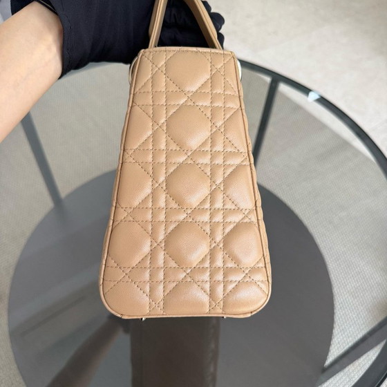 Image 1 of DIOR LADY MEDIUM - PELLE DI AGNELLO CANNAGE BEIGE MARRONE CINTURINO CON FINITURE ORO