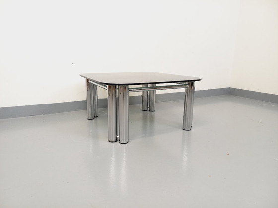 Image 1 of Vintage Italiaanse vierkante Space Age salontafel van gerookt glas en verchroomd metaal uit de jaren 70