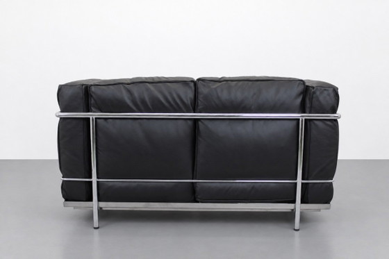Lc2 Sofa Black Leather, Le Corbusier, Cassina, Charlotte Perriand Seats – Divani 2 posti, Metallo, Pelle (photo 4 of 11)