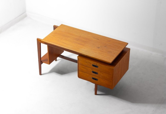Schrijftafel uit het midden van de 20e eeuw – Bureau, Wood (photo 3 of 15)