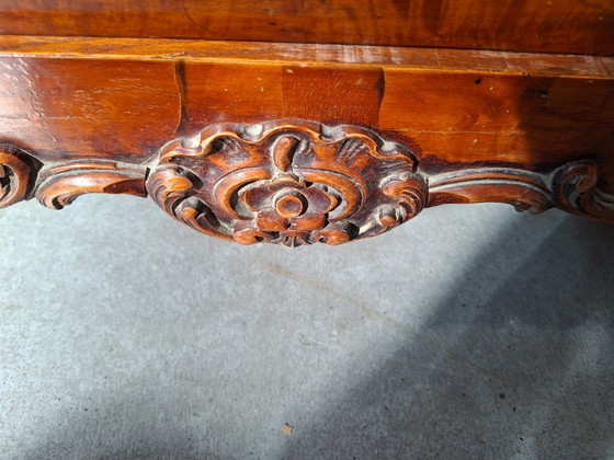 Image 1 of Niederländisches Barock-Triptychon aus den 1920er Jahren – Klappschrank und zwei eingelegte Nachttische