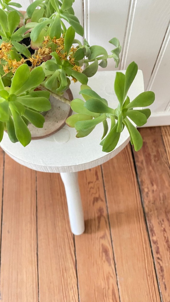Image 1 of TABOURET Tripod White VINTAGE