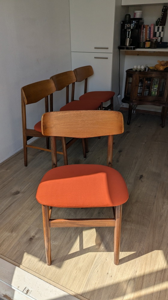 Image 1 of Lot de 4 chaises scandinaves Farstrup Møbler années 1960, assises orange en teck