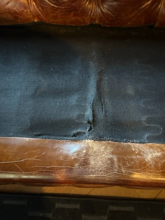 Canapé Chesterfield trois places en cuir cognac – Canapés 3 places (photo 7 of 9)