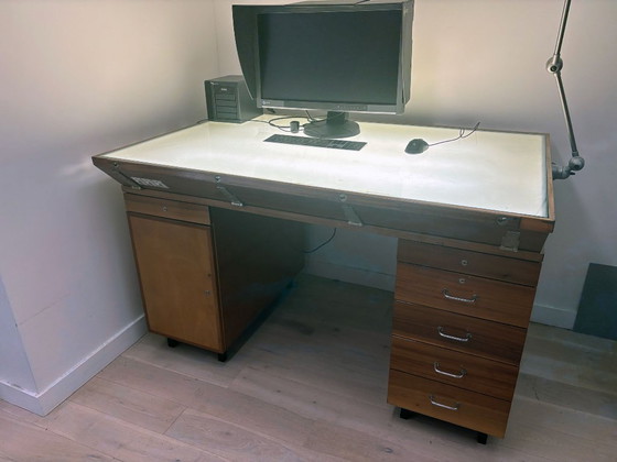 Image 1 of Escritorio con mesa de luz