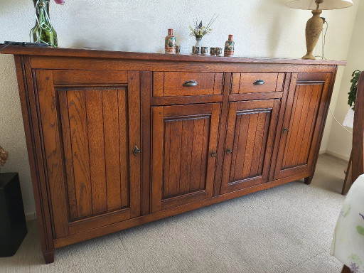 Buffet bas en bois de cerisier avec portes et tiroirs