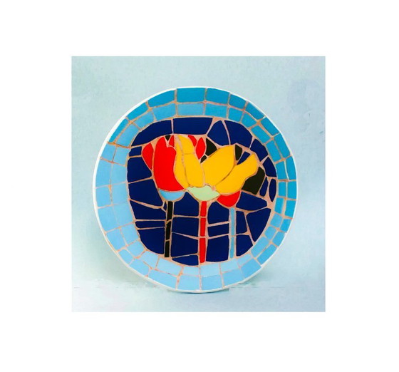 Image 1 of Teller verziert mit modernistischem Trencadís-Mosaik (Gaudí, Barcelona).