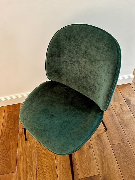 Image 1 of GUBI - "Sedia da pranzo Beetle", completamente imbottita