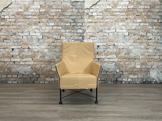 Image 1 of Montis Charly conoció a Hocker