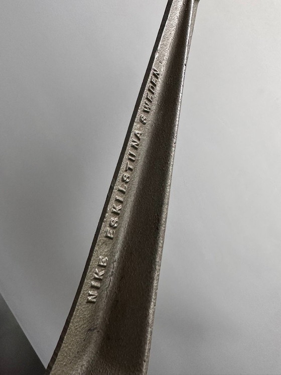 Base per tavolo da disegno industriale/architetto Nike Hydraulics a Eskilstuna – Nike Eskilstuna (photo 4 of 5)