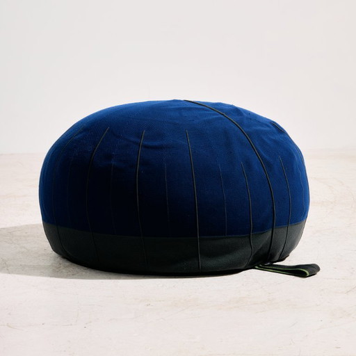 MK11755 Mochi poef van Hella Jongerius voor Vitra
