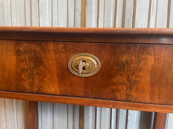 Image 1 of Tavolino laterale in mogano, tavolino francese