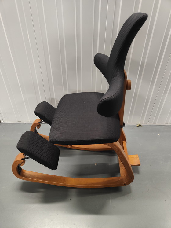 Image 1 of Stokke Varier Thatsit Zwarte bekleding houten frame