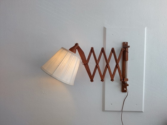 Image 1 of Lampada a forbice in teak - Anni '60 - Vintage