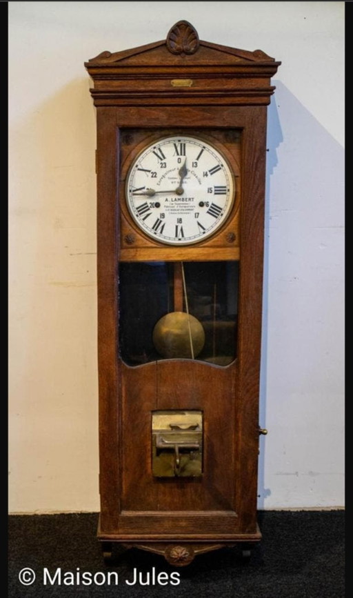 Orologio da parete A. Lambert in rovere, stile retrò/vintage/antico, di fabbricazione francese, risalente al 1920 circa.