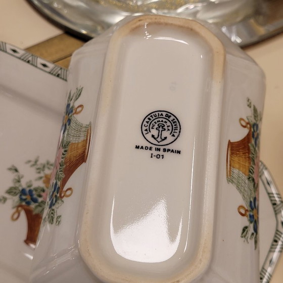 Image 1 of 36-piece dinnerware set “Floral Basket”, La Cartuja de Sevilla, Pickman porcelain, Art Deco, 1930s – Spain