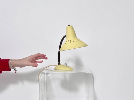 Lampada da tavolo vintage, Giallo pastello, anni '60, Lampade da tavolo, Metallo (foto 2 di 11)