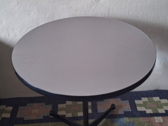 Image 1 of Tavolo da bistrot circolare Eames Vitra Contract Base anni '60-'70