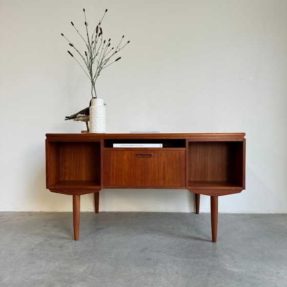 Image 1 of Vintage Deens bureau 2 zijdig teak