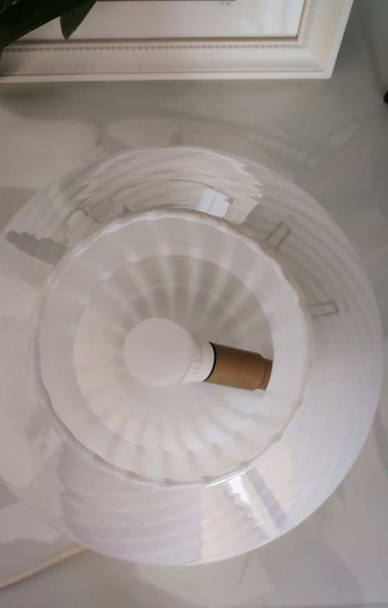 Image 1 of Paire de lampes champignon en verre tourbillonnant de style Murano – Blanc – État neuf